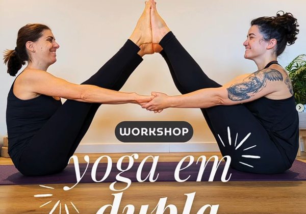 yoga em dupla